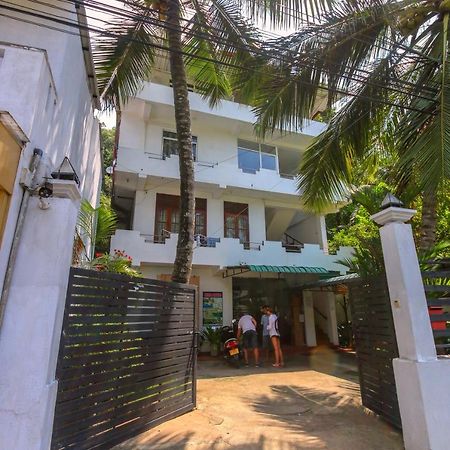 Holiday Inn Unawatuna Exterior photo