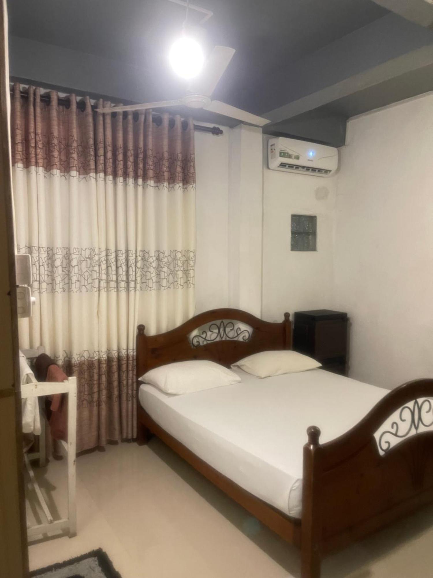 Holiday Inn Unawatuna Exterior photo