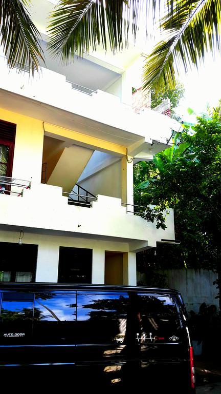 Holiday Inn Unawatuna Exterior photo