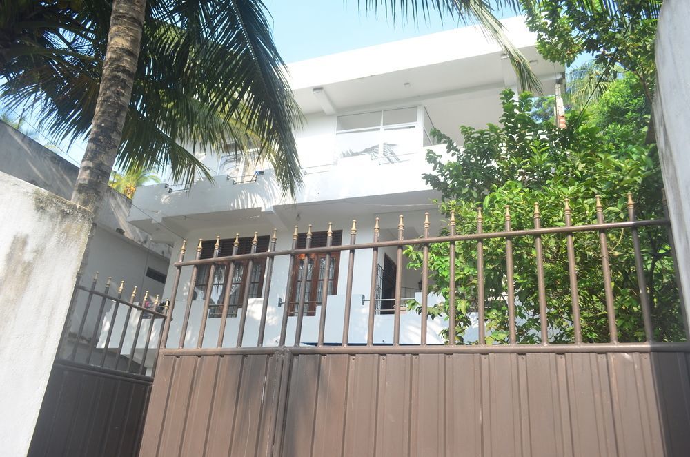 Holiday Inn Unawatuna Exterior photo