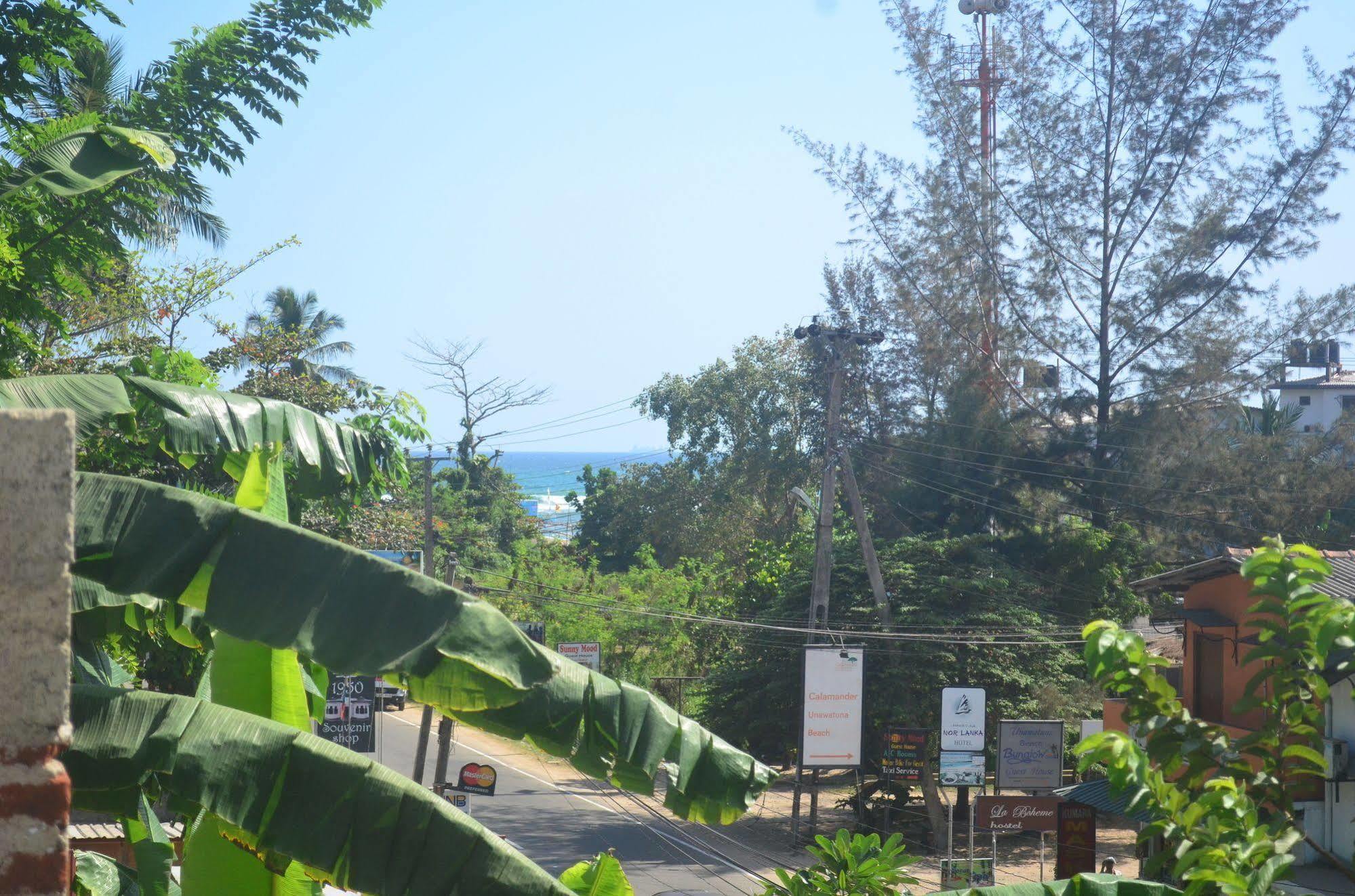 Holiday Inn Unawatuna Exterior photo