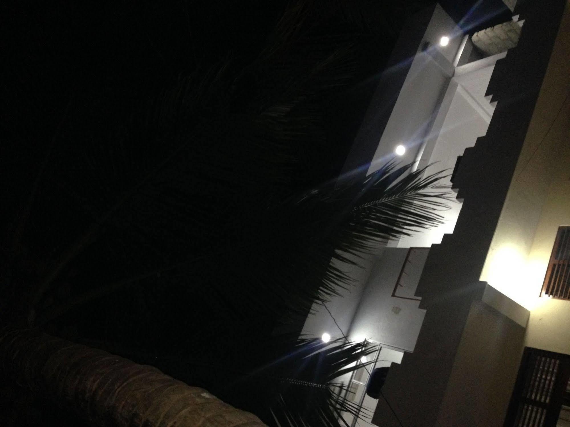Holiday Inn Unawatuna Exterior photo