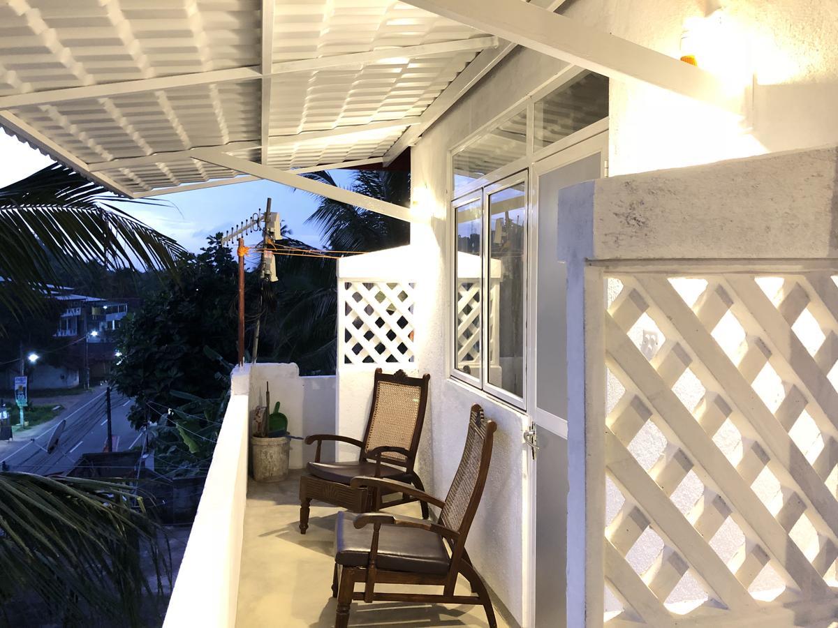 Holiday Inn Unawatuna Exterior photo