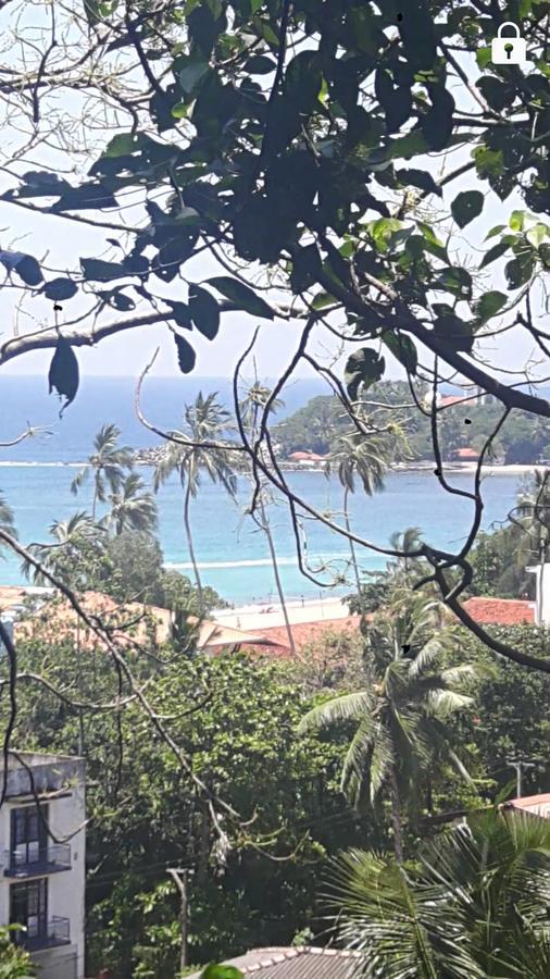 Holiday Inn Unawatuna Exterior photo